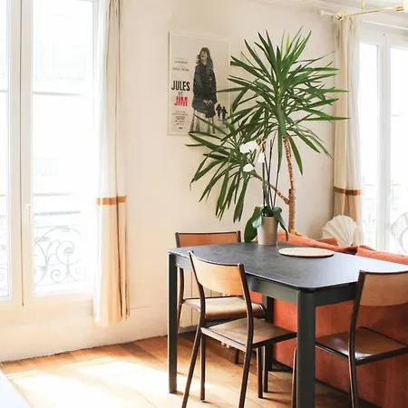 Architect-renovated Bright Montmartre Flat Lägenhet Paris