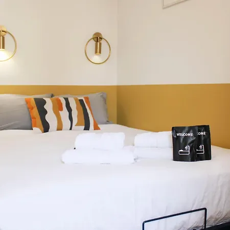 Architect-renovated Bright Montmartre Flat *